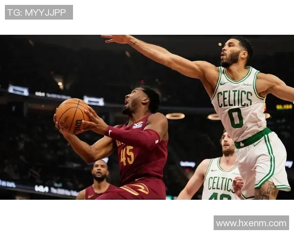 皇家盐湖城与急流的激烈对决展现篮球魅力与团队精神的完美结合